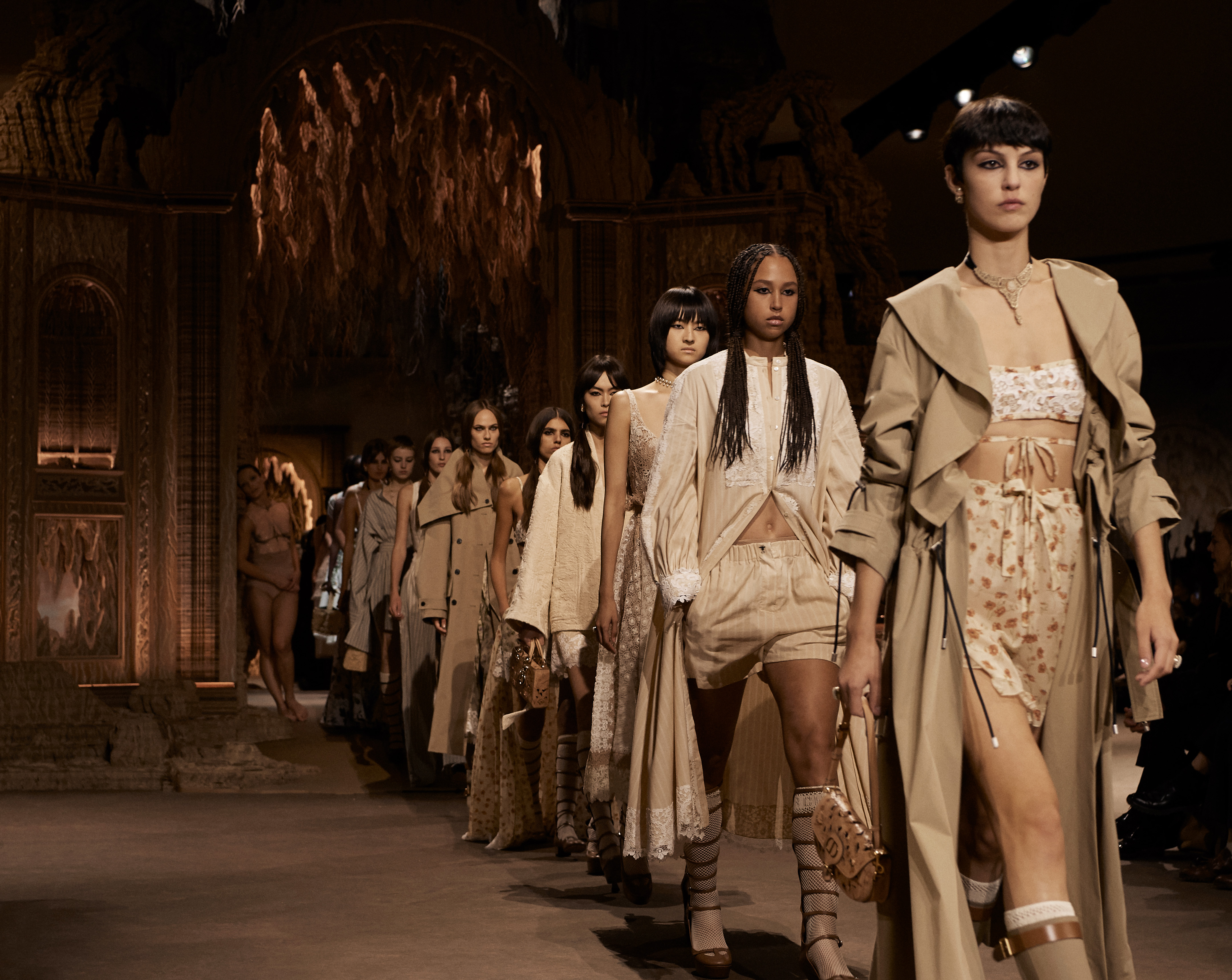 170005 Paris Fashion Week Christian Dior Photos High Res Pictures Getty Images #23 170005 Paris Fashion Week Christian Dior Photos High Res Pictures Getty Images